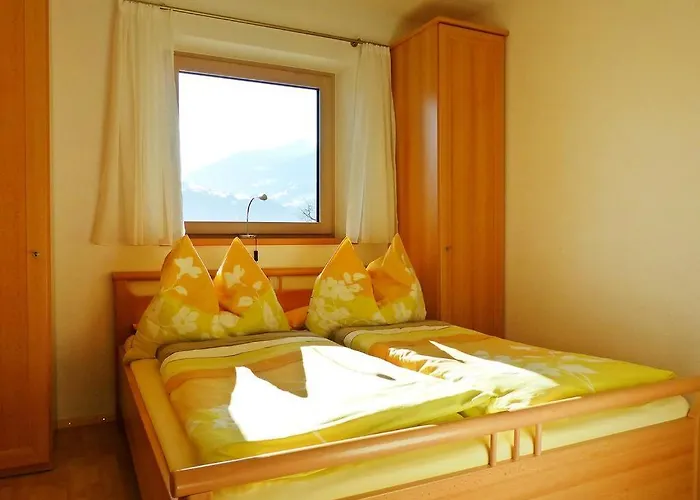 Haus Schallhart アパート